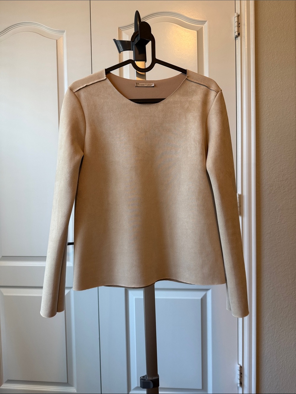 Zara Women’s Cream Long-Sleeve Faux Suede Top